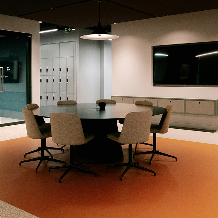 Global hubs and community